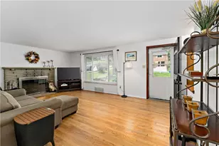 1238 Lakemont Dr, Pittsburgh, PA 15243 - Photo 3
