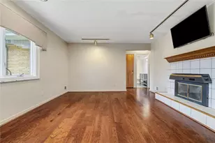 4770 Sherwood Dr, Pittsburgh, PA 15236 - Photo 9