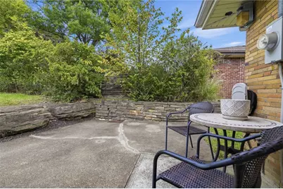 4770 Sherwood Dr, Pittsburgh, PA 15236 - Photo 17