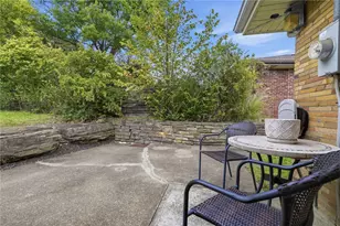 4770 Sherwood Dr, Pittsburgh, PA 15236 - Photo 17