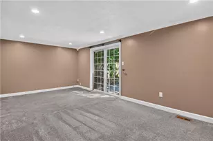 24 W Cortland Dr, Kennedy Township, PA 15136 - Photo 13