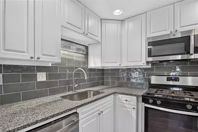 24 W Cortland Dr, Kennedy Township, PA 15136 - Photo 11