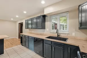 2019 Arnold Acres Dr, Pittsburgh, PA 15205 - Photo 13