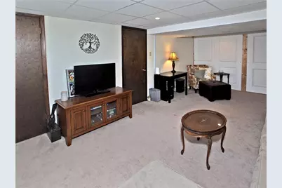 349 Oak Rd, Pittsburgh, PA 15239 - Photo 15