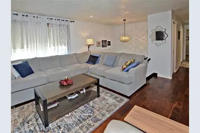 349 Oak Rd, Pittsburgh, PA 15239 - Photo 3