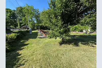393 N Gallatin Ave, North Union Township, PA 15401 - Photo 5