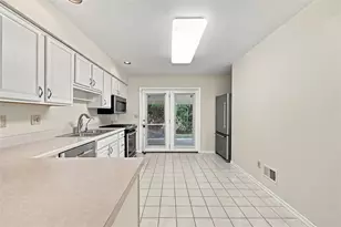 599 Newport Dr, Pittsburgh, PA 15235 - Photo 13