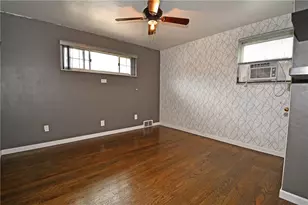 433 Ridgemont Dr, Pittsburgh, PA 15220 - Photo 15