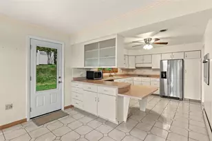 125 Schar Ct, Pittsburgh, PA 15209 - Photo 13