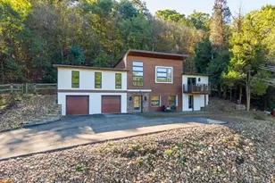 1645 Pegher Ln, Pittsburgh, PA 15143 - Photo 35