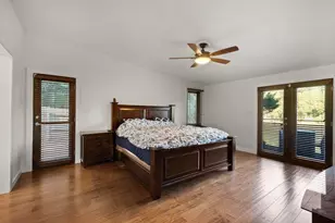 1645 Pegher Ln, Pittsburgh, PA 15143 - Photo 15