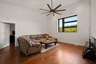 1645 Pegher Ln, Pittsburgh, PA 15143 - Photo 9