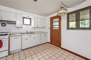 1050 Ardmore Manor Dr, Pittsburgh, PA 15221 - Photo 9