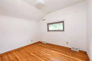 1050 Ardmore Manor Dr, Pittsburgh, PA 15221 - Photo 17