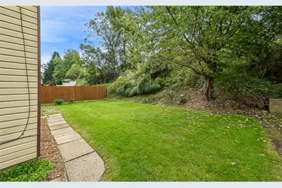 1050 Ardmore Manor Dr, Pittsburgh, PA 15221 - Photo 21