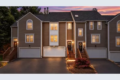 2736 Meadowcrest Ct, Pittsburgh, PA 15090 - Photo 1