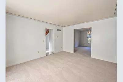 107 Fox Ridge Farms Dr, Pittsburgh, PA 15215 - Photo 5