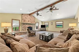 1615 Greenock Buena Vista, Elizabeth Twp/Boro, PA 15135 - Photo 3