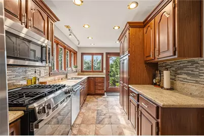 19 Sigrid Dr, Carnegie, PA 15106 - Photo 9