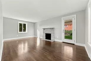 572 Crestline Dr, Baldwin Twp, PA 15234 - Photo 5