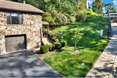 101 Forest Ridge Dr, Pittsburgh, PA 15221 - Photo 27