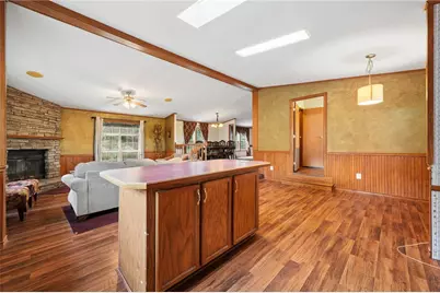 736 Sunset Dr, Donegal, PA 15628 - Photo 9