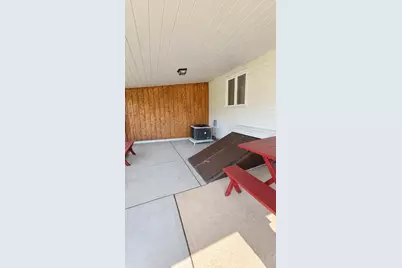 429 Longfellow Street, Vandergrift, PA 15690 - Photo 11