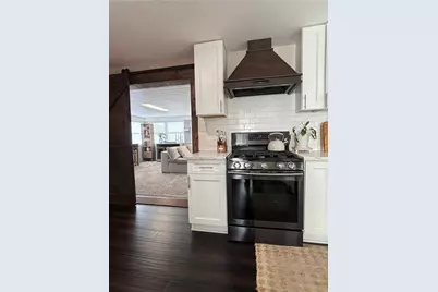 1115 Grandview Dr, Jeannette, PA 15644 - Photo 23