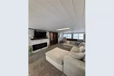 1115 Grandview Dr, Jeannette, PA 15644 - Photo 25