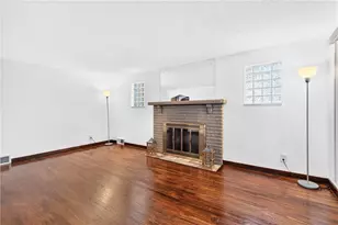 3710 Oakton Rd, Pittsburgh, PA 15227 - Photo 9