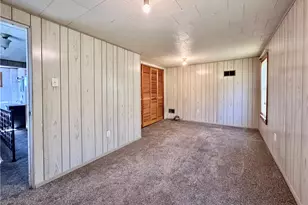 428 Longfellow St, Vandergrift, PA 15690 - Photo 15