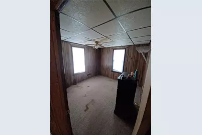 408 1st Ave, Ellwood City, PA 16117 - Photo 17