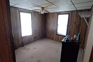 408 1st Ave, Ellwood City, PA 16117 - Photo 17