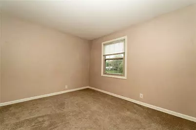 646 Robinwood Dr #F, Scott Township, PA 15216 - Photo 13