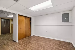3407 Pinewood Dr, West Homestead, PA 15120 - Photo 23