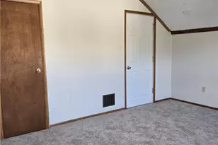 807 Wood St, Centerville, PA 15358 - Photo 15