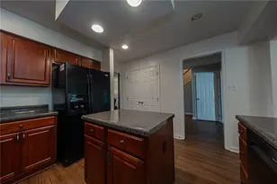 959 Montclair Dr, Moon/Crescent Twp, PA 15108 - Photo 7