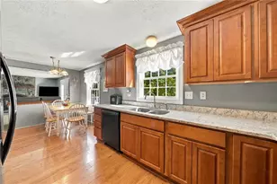 140 Slatewood Ct, Bethel Park, PA 15102 - Photo 9