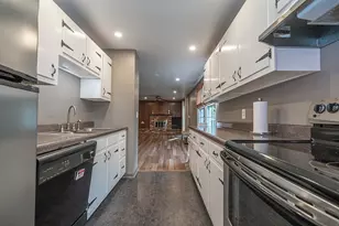 2415 Sapling St, Pittsburgh, PA 15116 - Photo 7