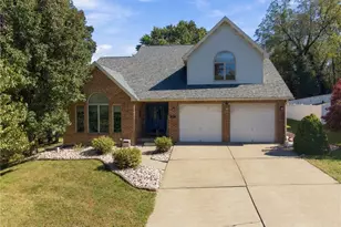 909 Clayton Dr, Hempfield Township, PA 15601 - Photo 1