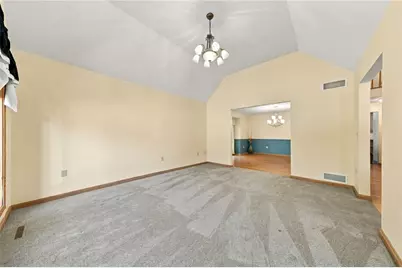 909 Clayton Dr, Hempfield Township, PA 15601 - Photo 11