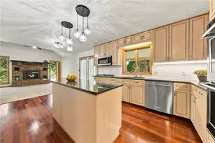 909 Clayton Dr, Hempfield Township, PA 15601 - Photo 5