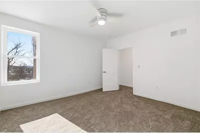 125 Hawkins Ave, Pittsburgh, PA 15214 - Photo 15