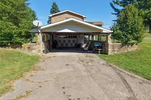 95 Maplewood Rd, Perry Township, PA 15486 - Photo 5