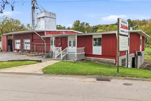 63 Garfield St, West Middlesex Boro, PA 16159 - Photo 1