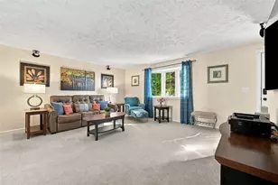 335 Sunridge Dr, Economy, PA 15042 - Photo 9