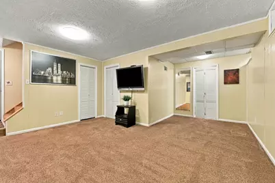 335 Sunridge Dr, Economy, PA 15042 - Photo 29