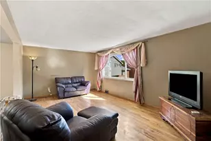 117 Chalet Dr, Pittsburgh, PA 15221 - Photo 5