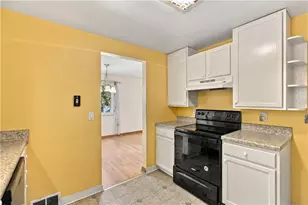 117 Chalet Dr, Pittsburgh, PA 15221 - Photo 9