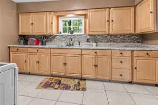 428 Lawnview Ave, Neshannock Township, PA 16105 - Photo 7